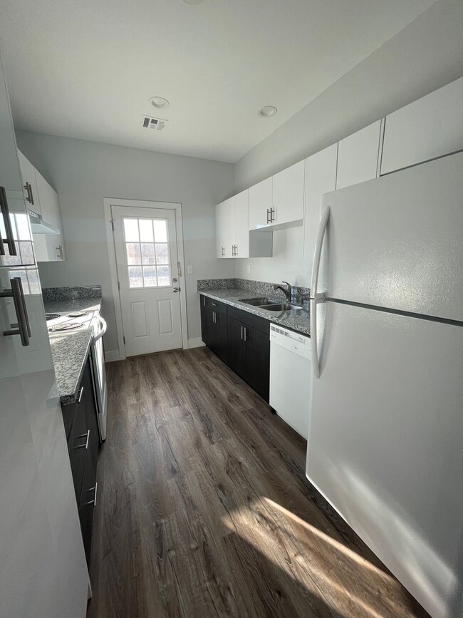 Building Photo - 2 bedroom Condo in Pahrump