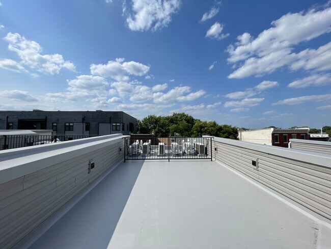 Building Photo - 3924 Haverford Ave