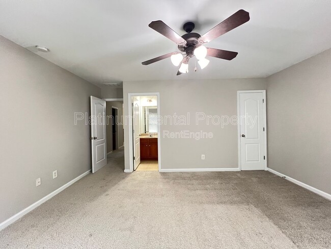 Building Photo - 3080 Whitfield Ave