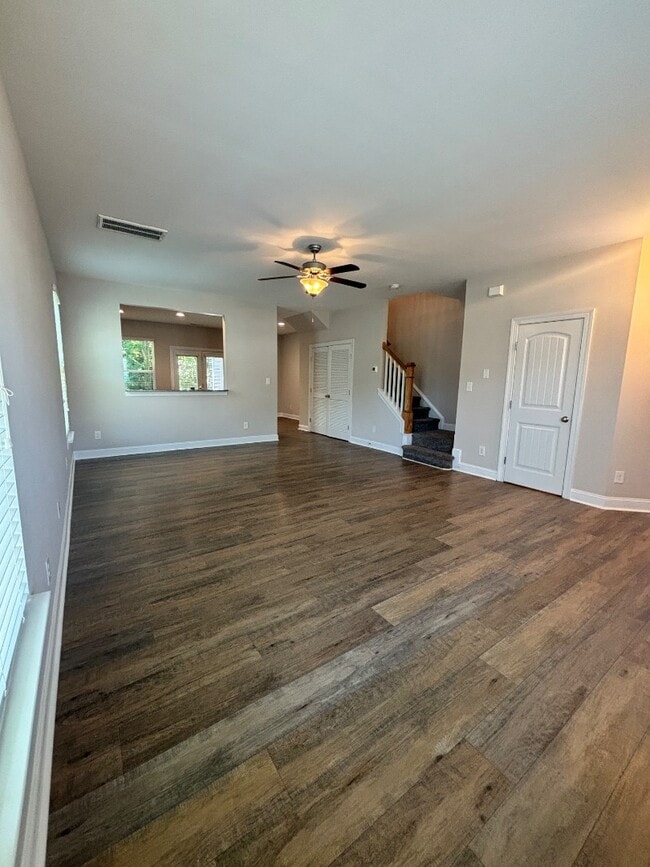 Building Photo - 102 Harvest Oaks Ln