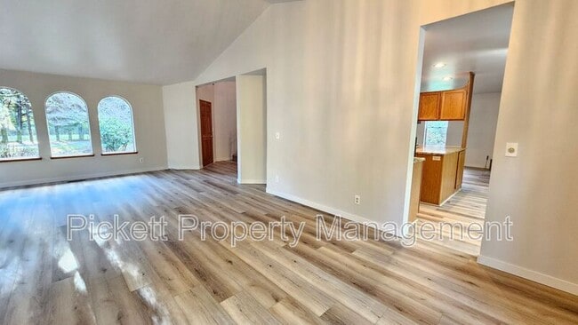 Building Photo - 4755 NW Hosman Cir