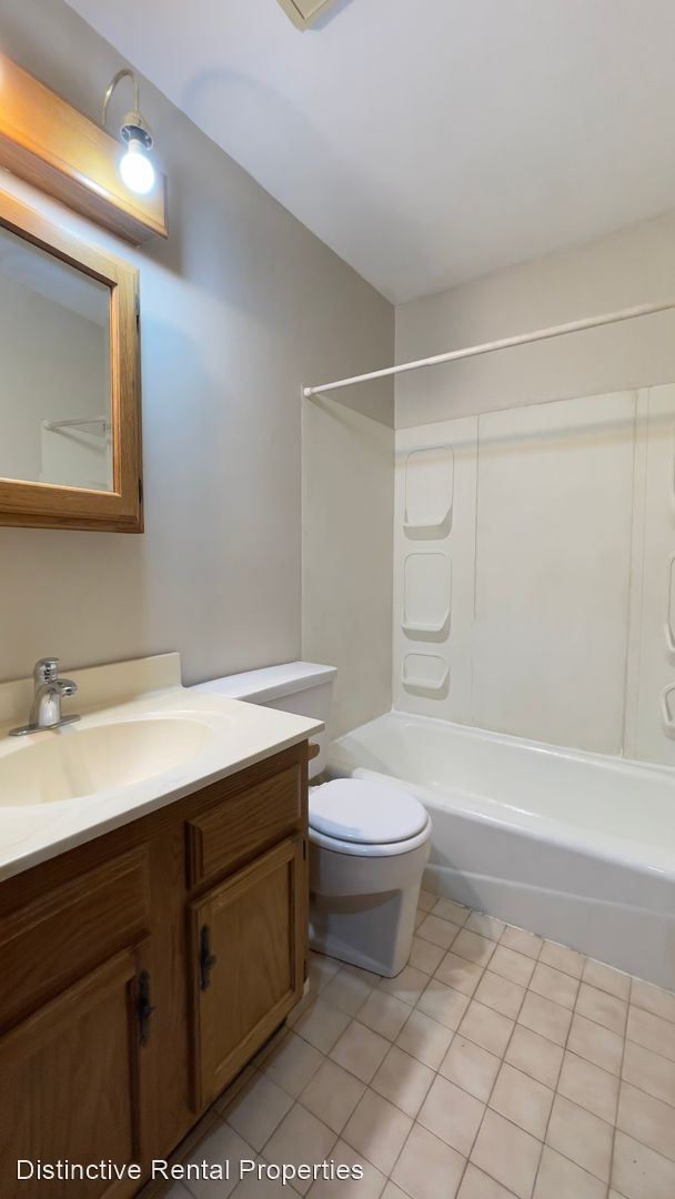 Building Photo - 3 br, 2.5 bath House - 842 Kent Ave