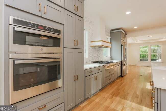 Building Photo - 116 3rd Ave