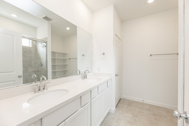 Building Photo - 9723 Rialto Hts Dr