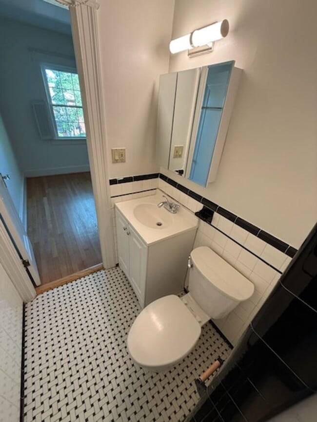 Building Photo - UPDATED 4/BR in Glover Park!