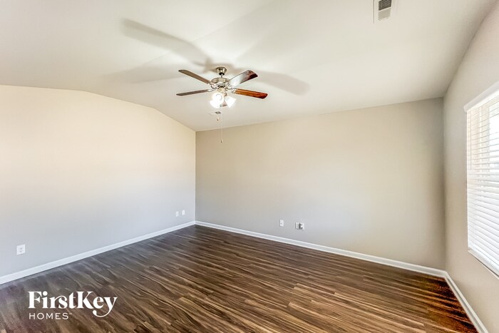 Building Photo - 540 Waterstone Dr