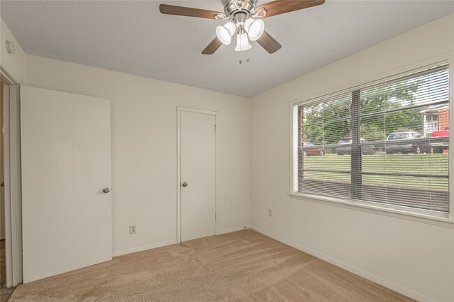 Building Photo - 2125 Avenue N