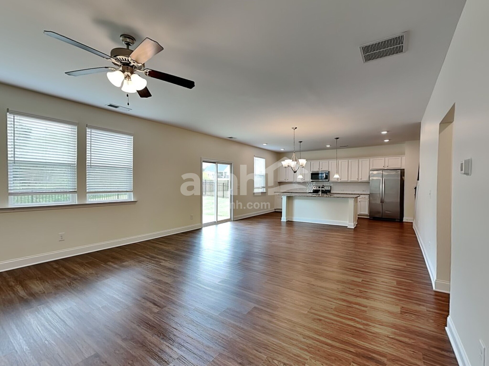 Building Photo - 241 Lake Vista Dr