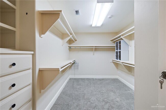 Building Photo - 29 N 1st Ln