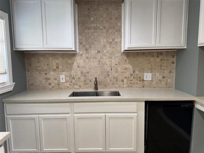 Building Photo - 3811 Florinda St