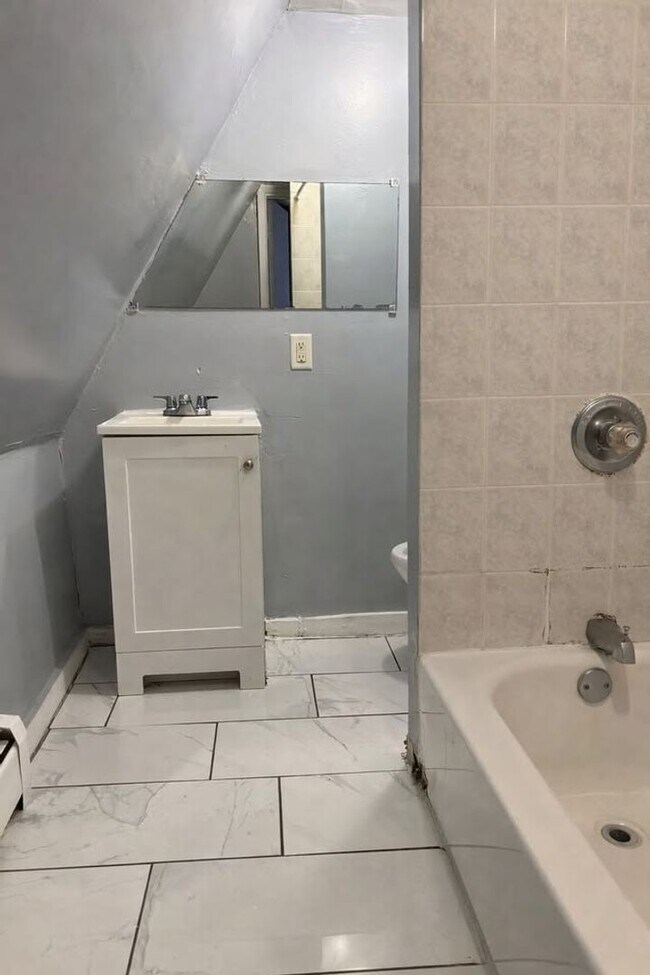 Building Photo - 289-291 S 11