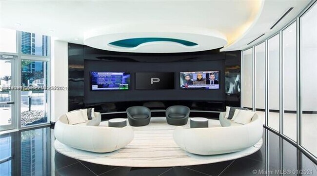 Building Photo - 851 NE 1st Ave