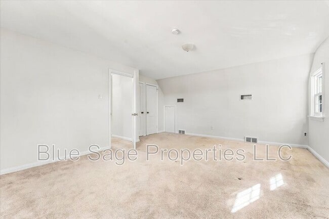 Building Photo - 248 E Turnbull Ave