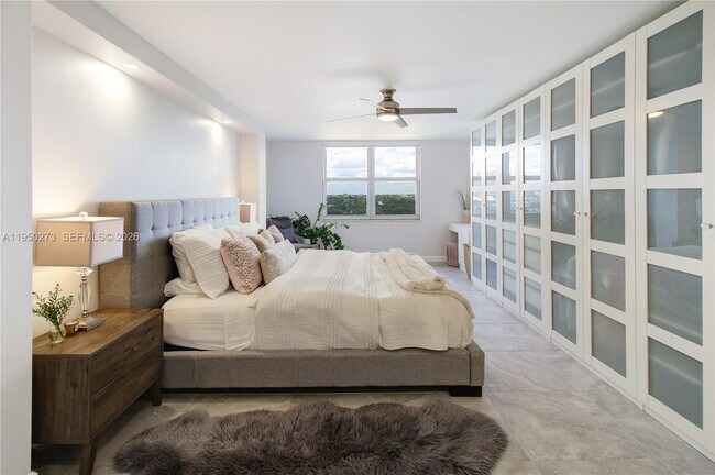 Building Photo - 1625 SE 10th Ave