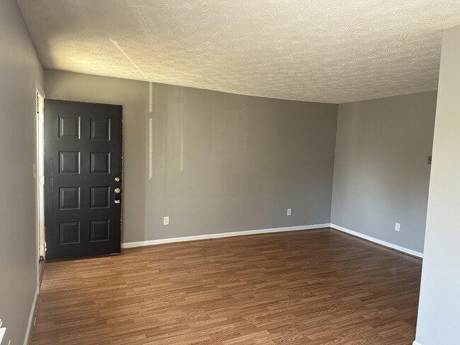 Building Photo - 341 Rebel Rd