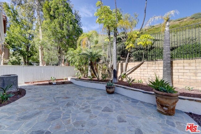 Building Photo - 3145 White Cedar Pl