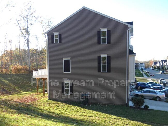 Building Photo - 6304 Crittenden Ln