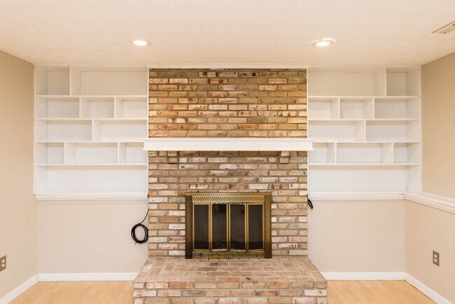 Building Photo - 5334 Tara Hill Dr