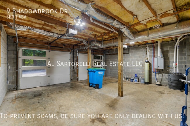 Building Photo - 9 Shadowbrook Dr