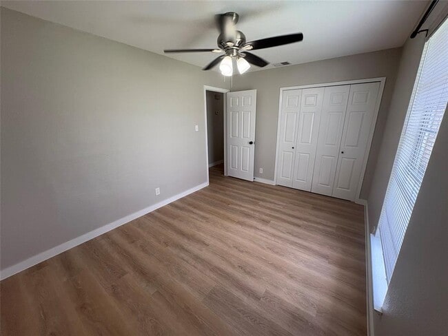 Building Photo - 817 Cactus Dr