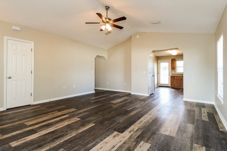 Building Photo - 6266 Rolling Tree Ct