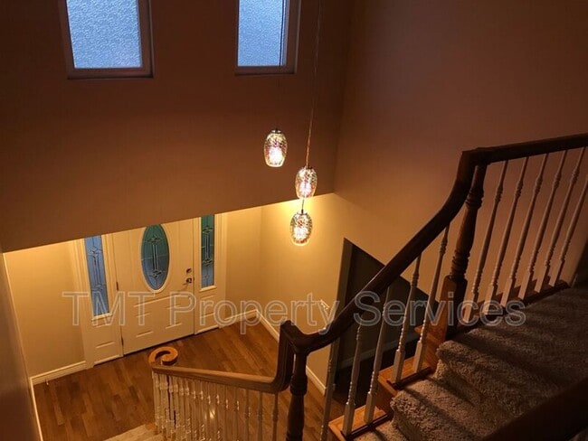 Building Photo - 485 Meadowbrook Dr