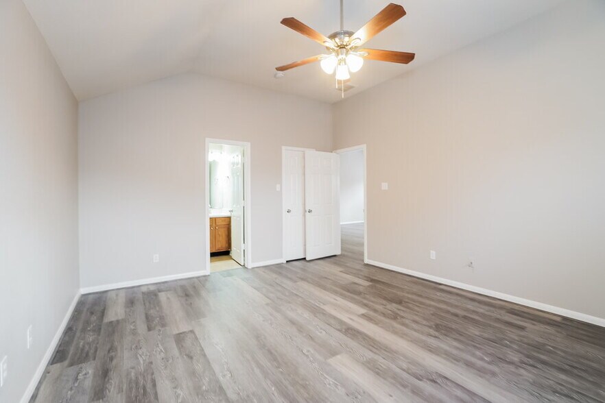 Building Photo - 11747 Elizabeth Ct