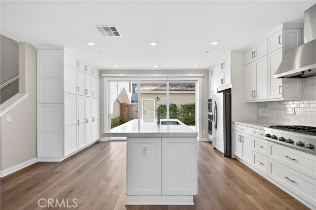 Building Photo - 346 Chorus