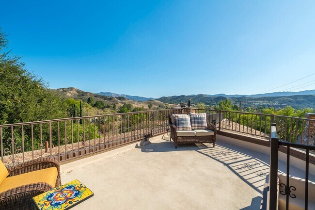 Building Photo - 5734 Fairview Pl