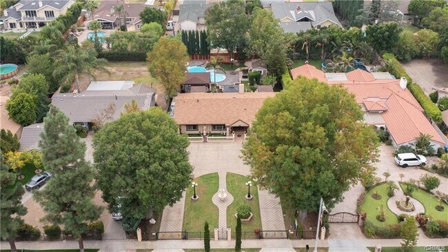 Building Photo - 18834 Devonshire St