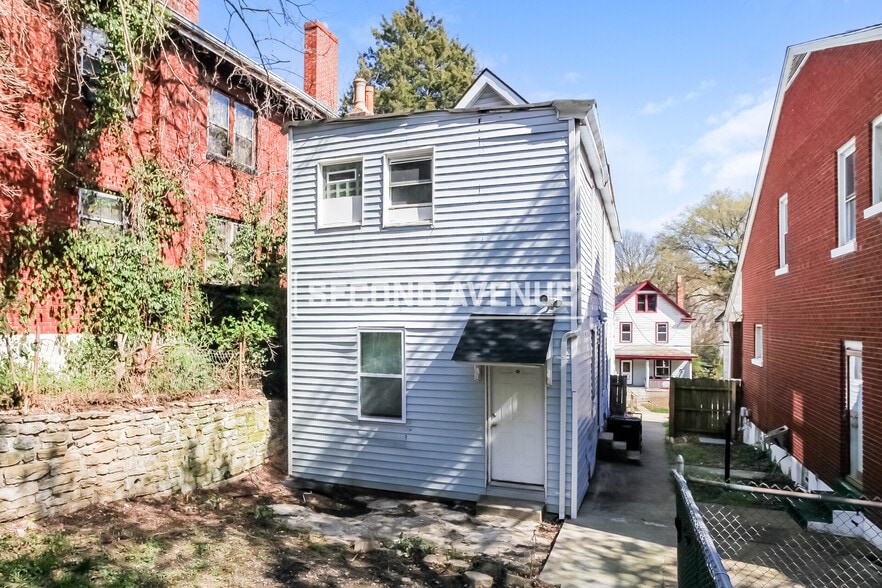 Building Photo - 3859 Vine St