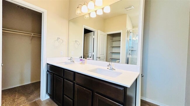 Building Photo - 180 Onna St