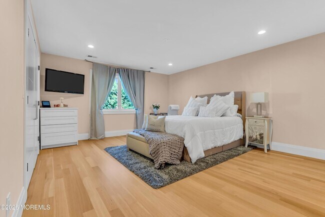 Building Photo - 243 Overbrook Ave