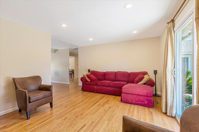 Building Photo - Available for July 1st Move In