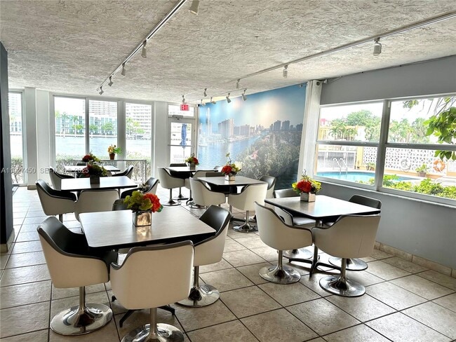 Building Photo - 121 Golden Isles Dr