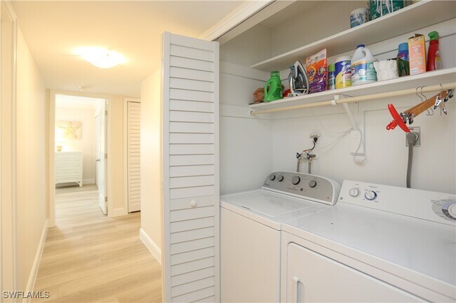 Building Photo - 3030 Binnacle Dr
