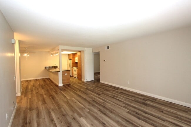 Building Photo - Light and bright 2 bedroom 2 bathroom condo available April 25, 2025