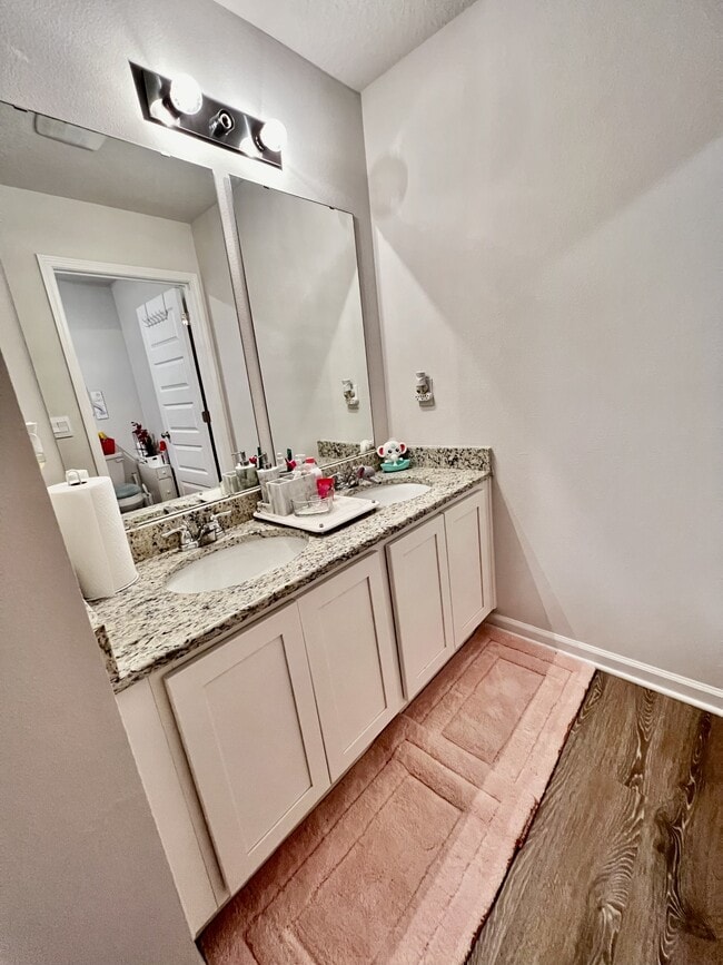 Building Photo - 603 Champ Trl