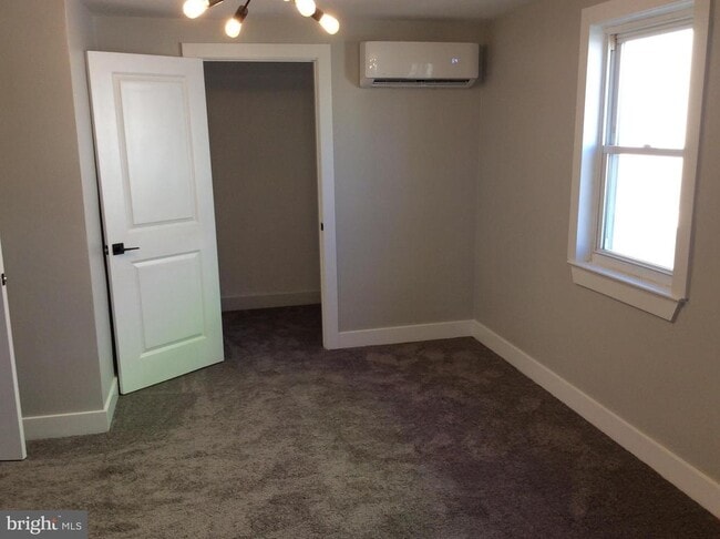 Building Photo - 1168 Romano Ave