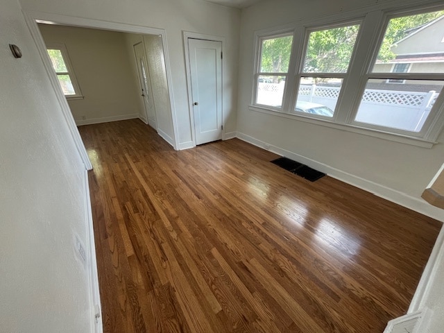 Building Photo - 205 N 7th St