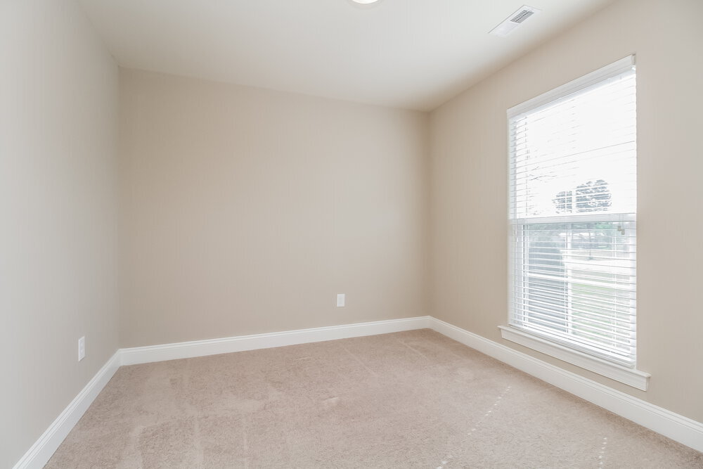 Building Photo - 8427 Manor Farm Dr