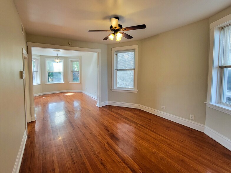 Building Photo - 4226 W Kamerling Ave