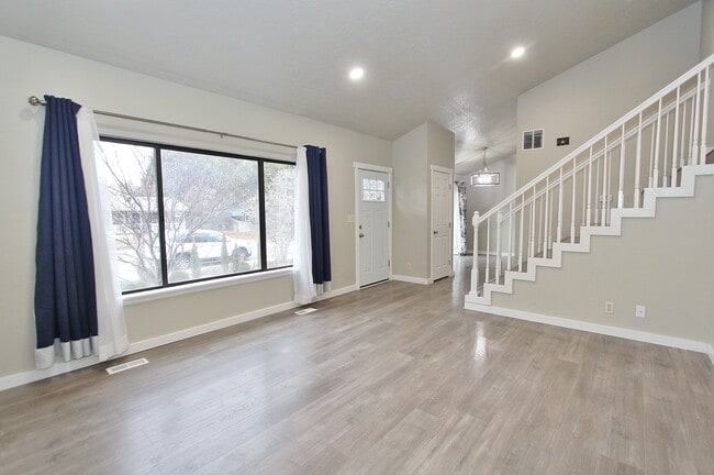 Building Photo - 11887 W Alfred St