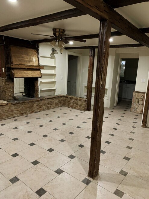Building Photo - 2032 Vista Del Mar Ave