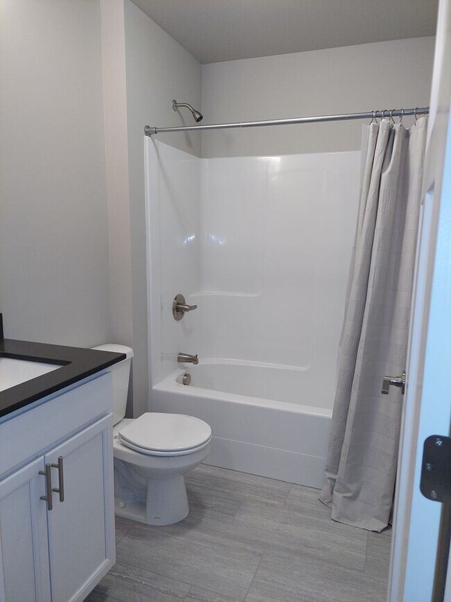 Building Photo - Beautiful Three Bedroom In Ferndale