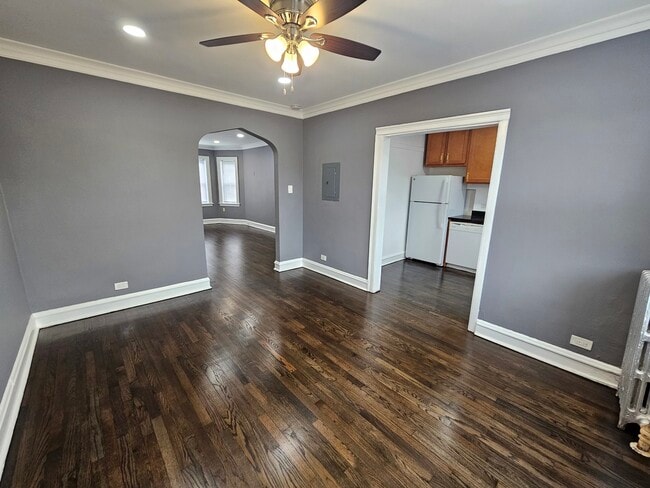 Building Photo - 6551 N Francisco Ave