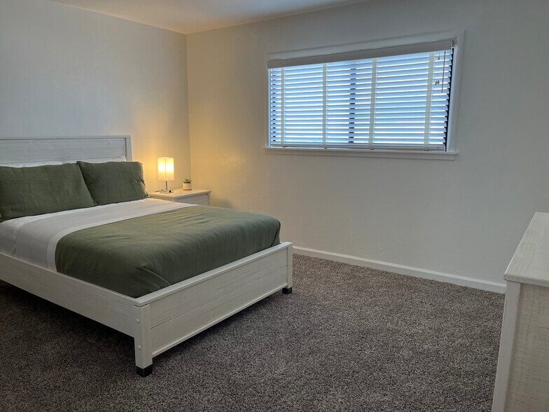 Master Bedroom - 632 Airport Rd
