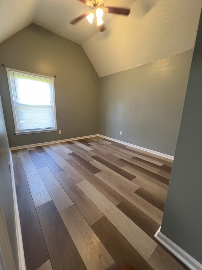 Building Photo - 6495 Saddleback Cir