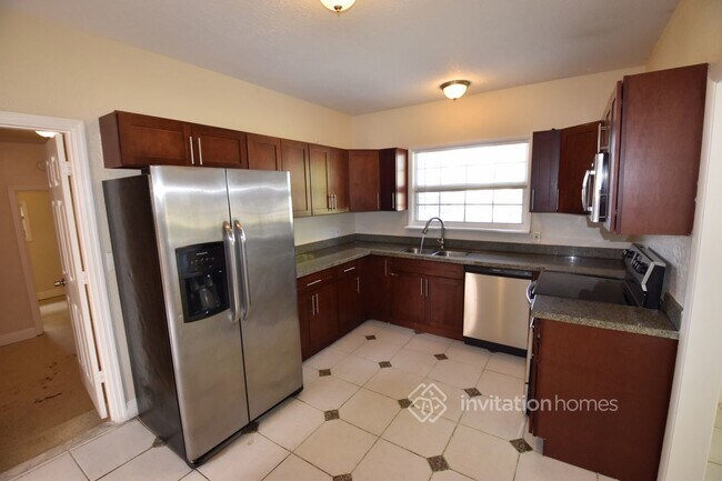 Building Photo - 4327 Hernden Dr