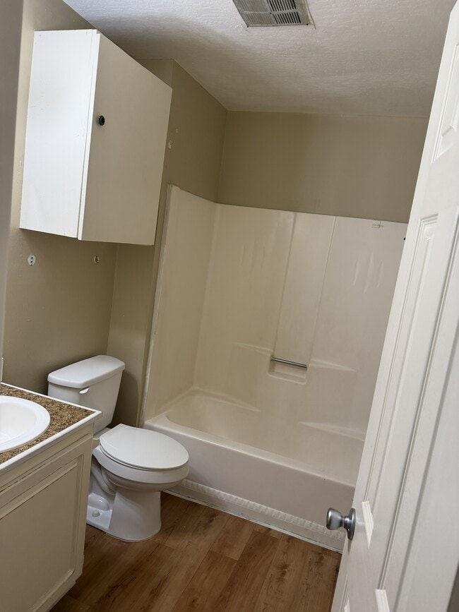 Building Photo - 125 West 9th Ave